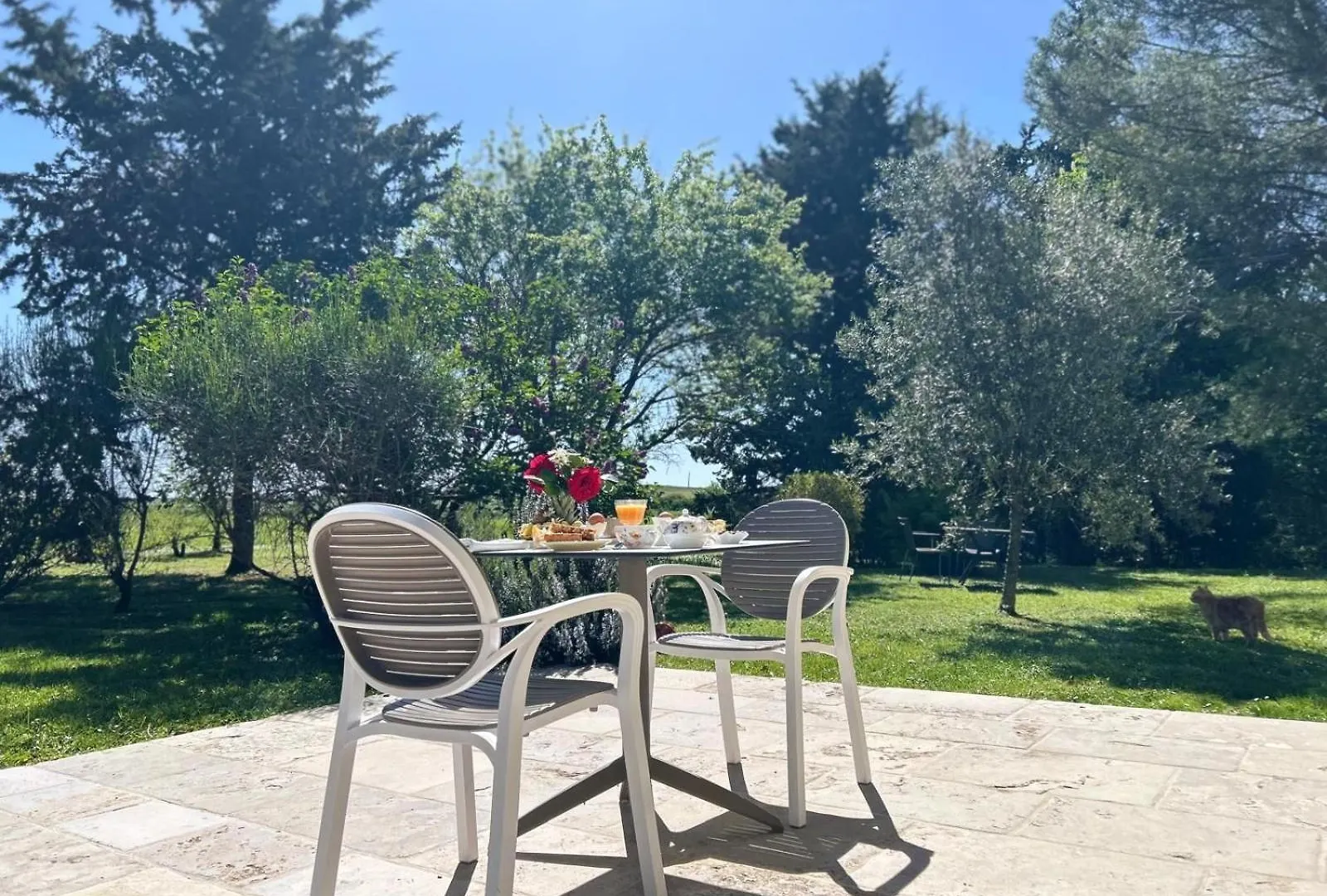 Le Clos Pastel Virac Bed and breakfast