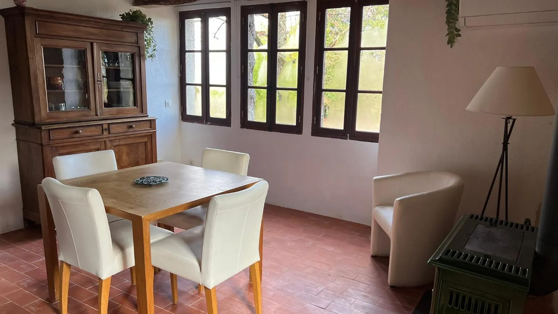 Le Clos Pastel Virac 3*,