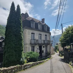 Du Crabere Inn